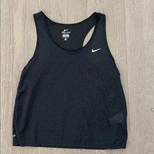 Nike dri fit workout top size medium